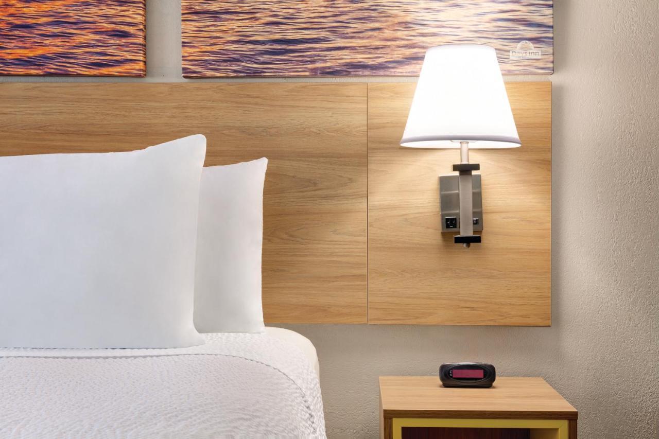 Days Inn By Wyndham Kansas City International Airport Εξωτερικό φωτογραφία