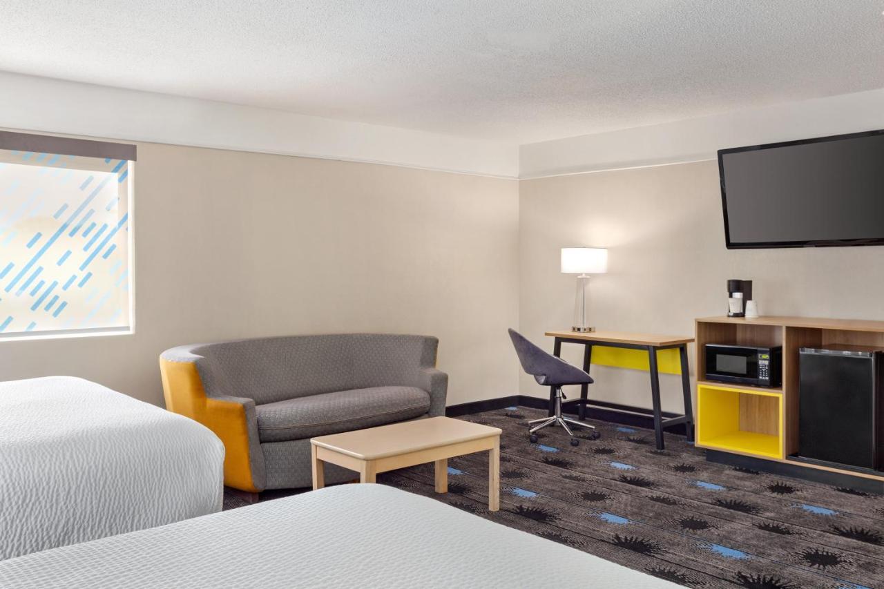 Days Inn By Wyndham Kansas City International Airport Εξωτερικό φωτογραφία