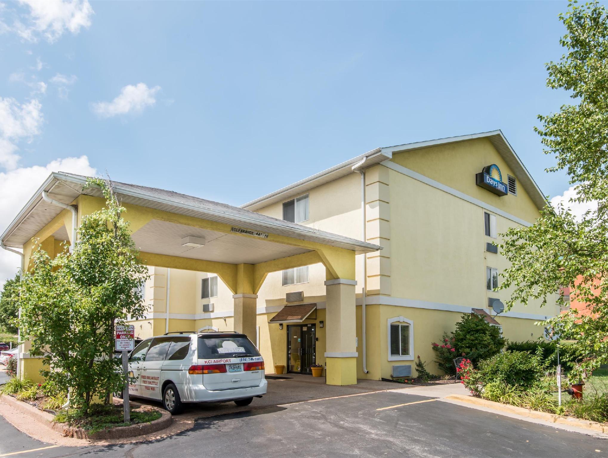 Days Inn By Wyndham Kansas City International Airport Εξωτερικό φωτογραφία