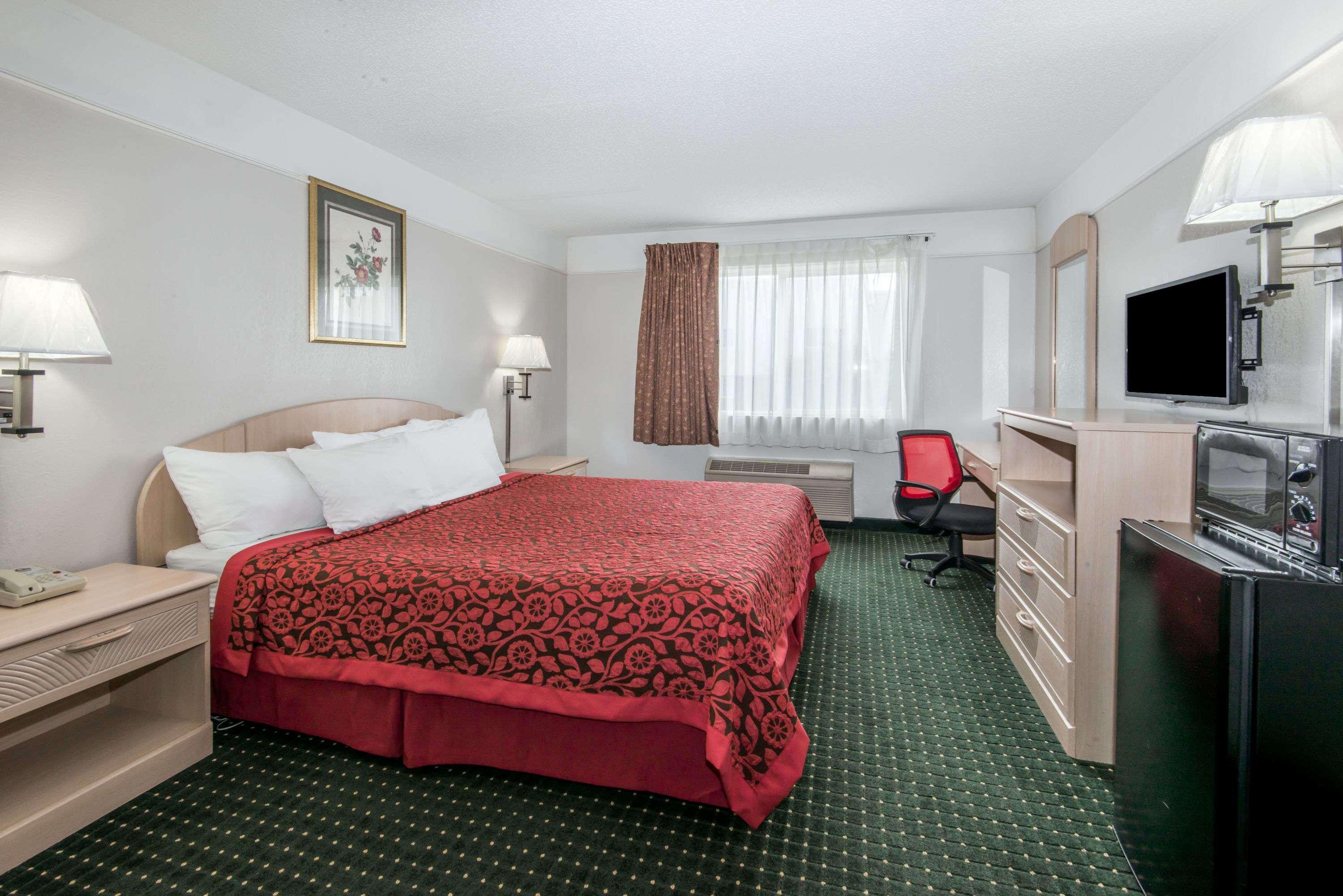 Days Inn By Wyndham Kansas City International Airport Εξωτερικό φωτογραφία