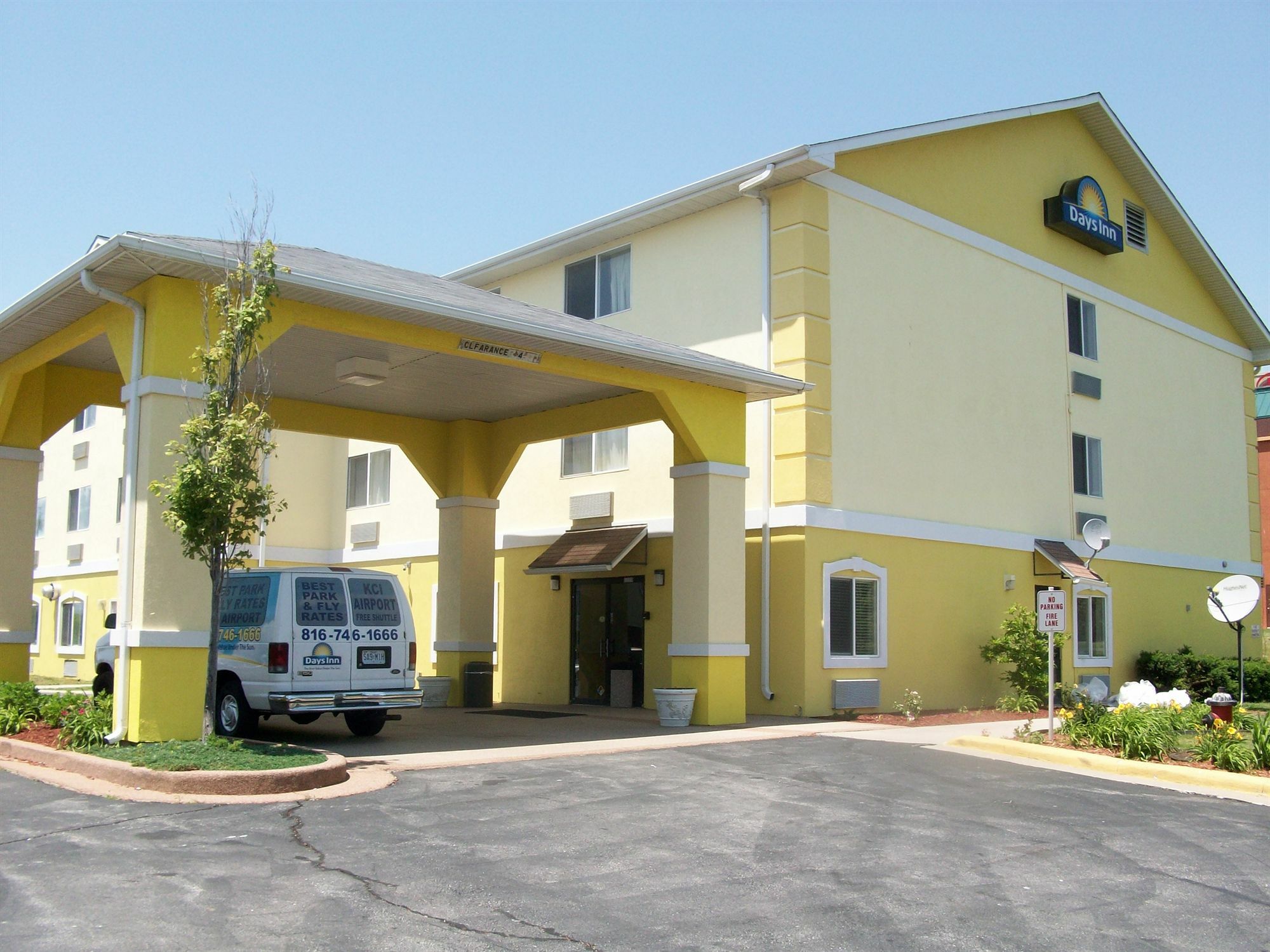 Days Inn By Wyndham Kansas City International Airport Εξωτερικό φωτογραφία